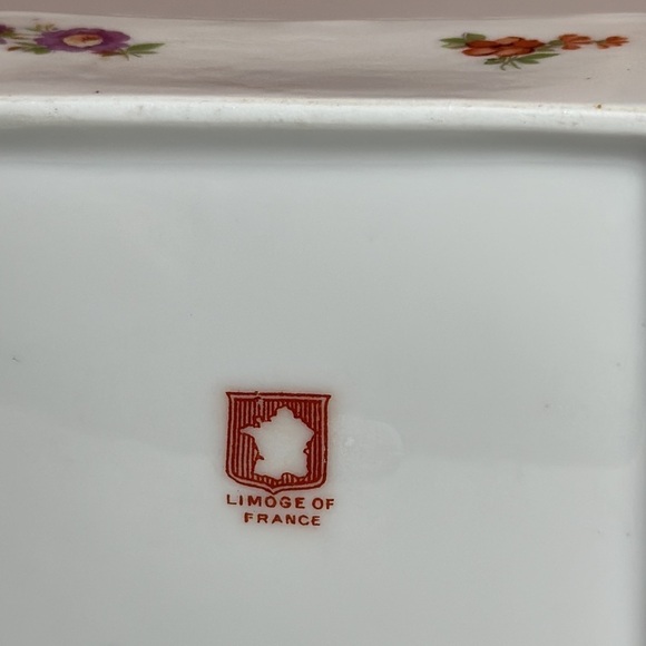 LIMOGE OF FRANCE Trinket Box Porcelain With Flowers 3 1/4" X 2 3/4" Vintage - Picture 7 of 10